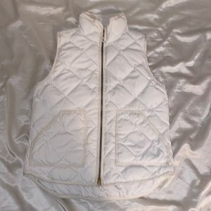 WHITE PUFFER VEST